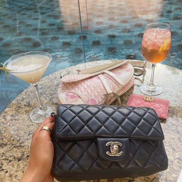 Chanel flap bag, very hard to find size! - Picture 12 of 17